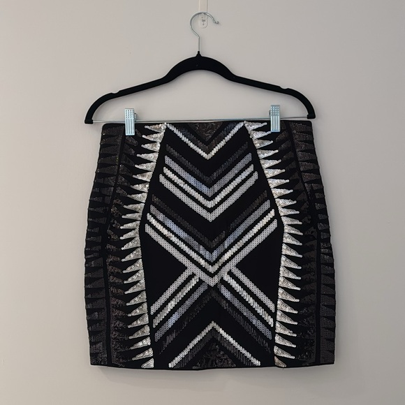 Express Sequin Skirt - Picture 2 of 3